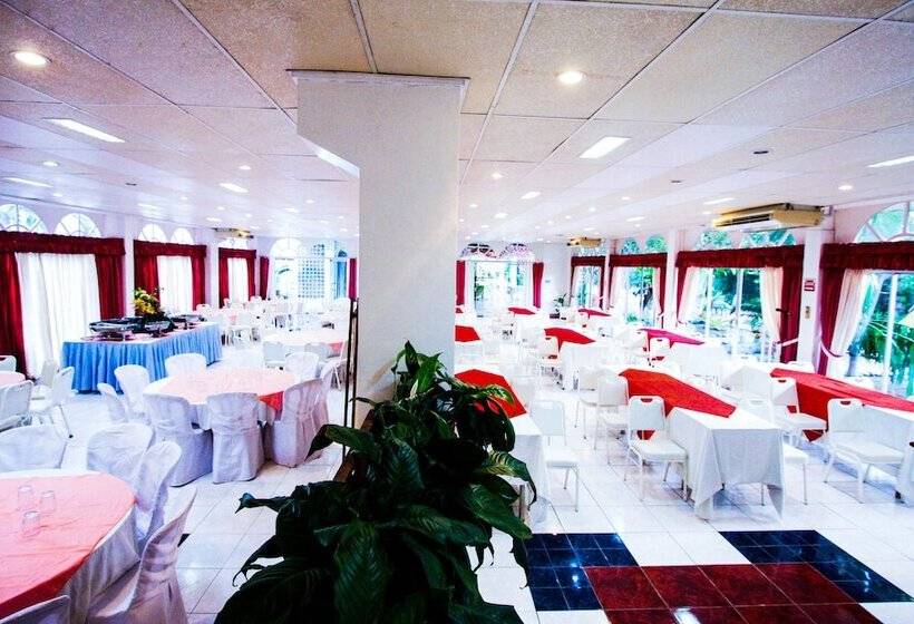 هتل Bohol La Roca