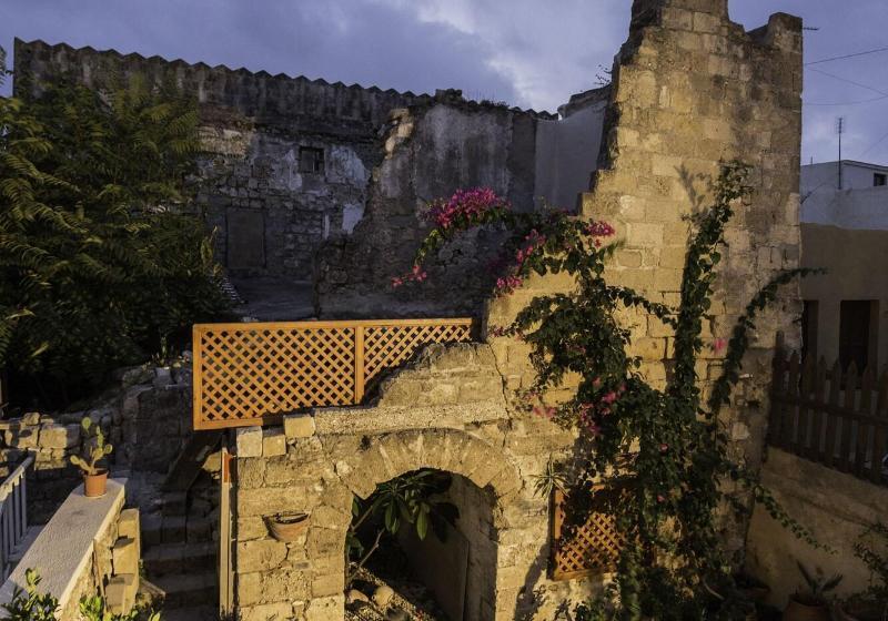 בית מלון כפרי Camelot Traditional & Classic