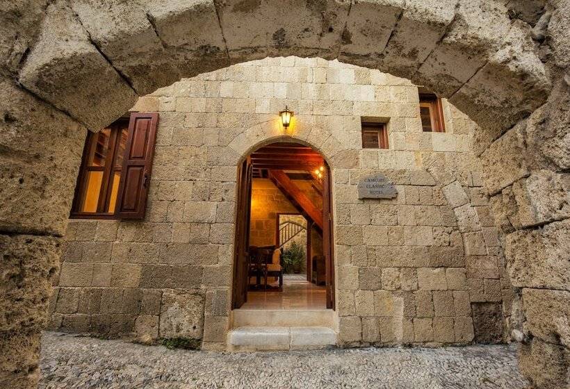 בית מלון כפרי Camelot Traditional & Classic