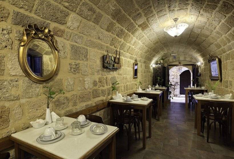 בית מלון כפרי Camelot Traditional & Classic