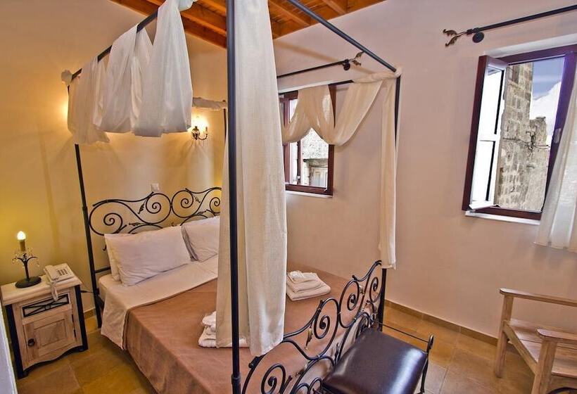 בית מלון כפרי Camelot Traditional & Classic