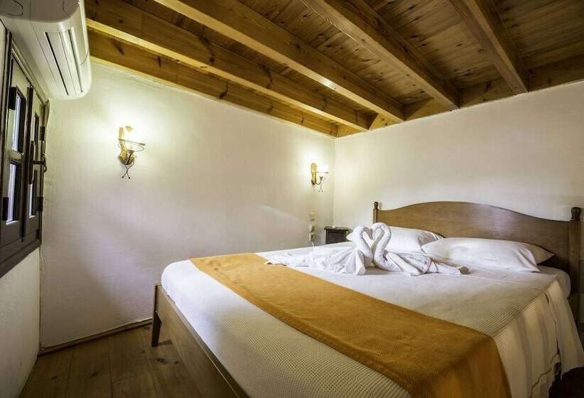 בית מלון כפרי Camelot Traditional & Classic