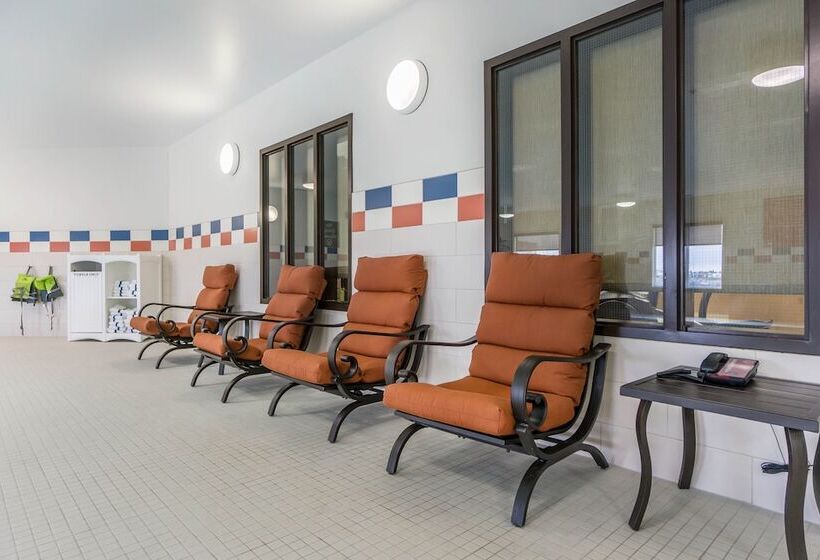 فندق Comfort Inn & Suites Edmonton International Airport