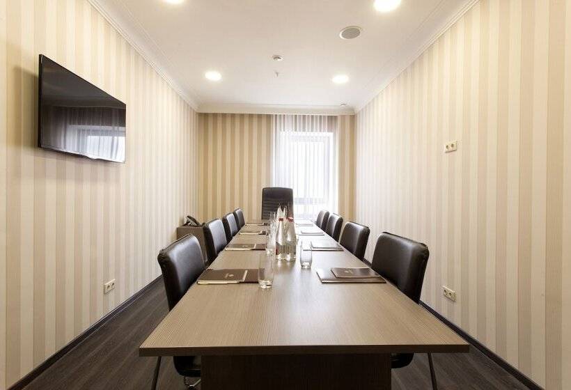 هتل Complex Continental