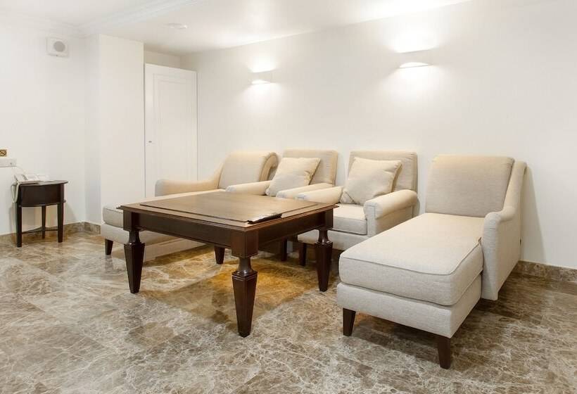 هتل Complex Continental