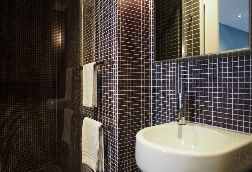 Crown Hotel Surry Hills