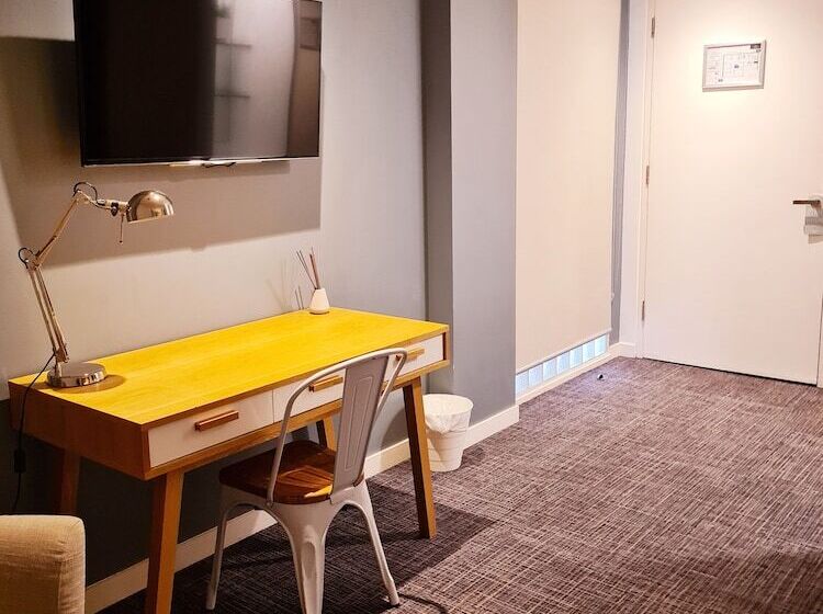 Crown Hotel Surry Hills