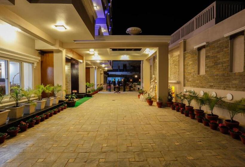 Da Yatra Courtyard Hotel & Resort