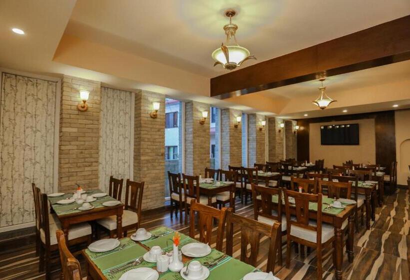 Da Yatra Courtyard Hotel & Resort