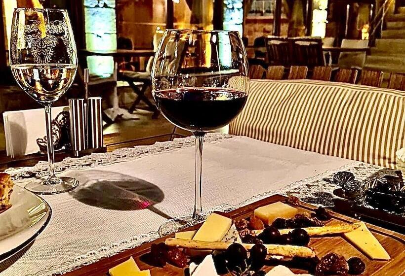 בית מלון כפרי Elika Cave Suites & Spa