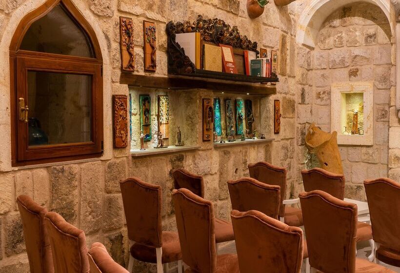 בית מלון כפרי Elika Cave Suites & Spa