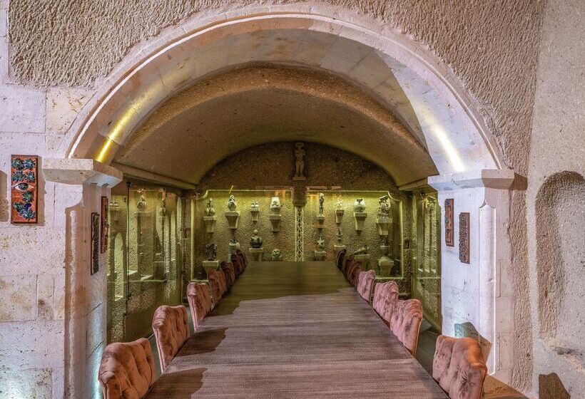 هتل Elika Cave Suites & Spa