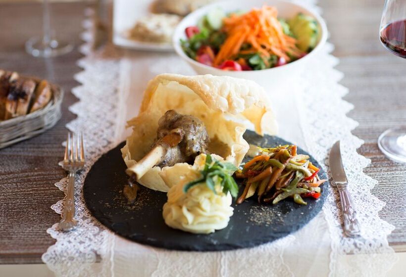 בית מלון כפרי Elika Cave Suites & Spa