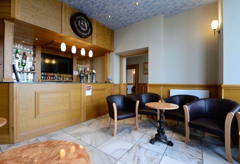 בית מלון כפרי Four Saints Brig Y Don