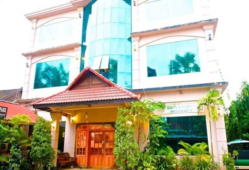 هتل Greenpark Village Guesthouse