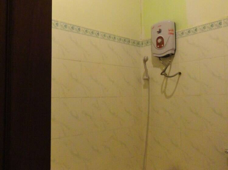 هتل Greenpark Village Guesthouse