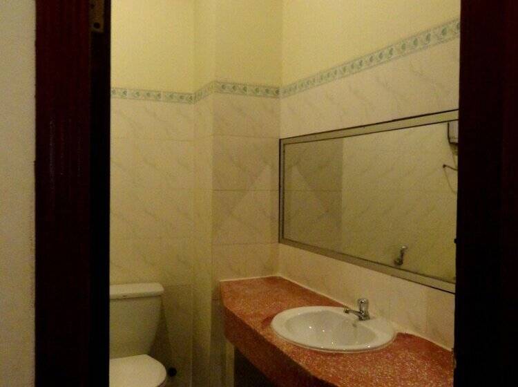 هتل Greenpark Village Guesthouse