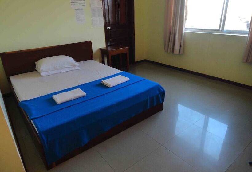 هتل Greenpark Village Guesthouse