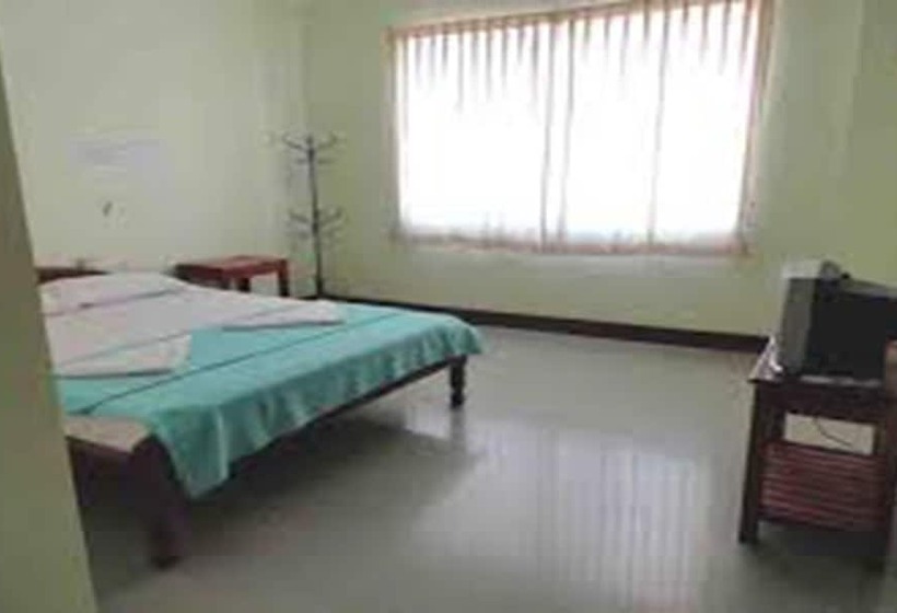 هتل Greenpark Village Guesthouse