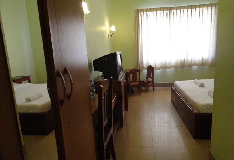 هتل Greenpark Village Guesthouse