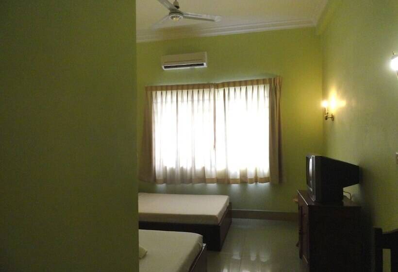 هتل Greenpark Village Guesthouse