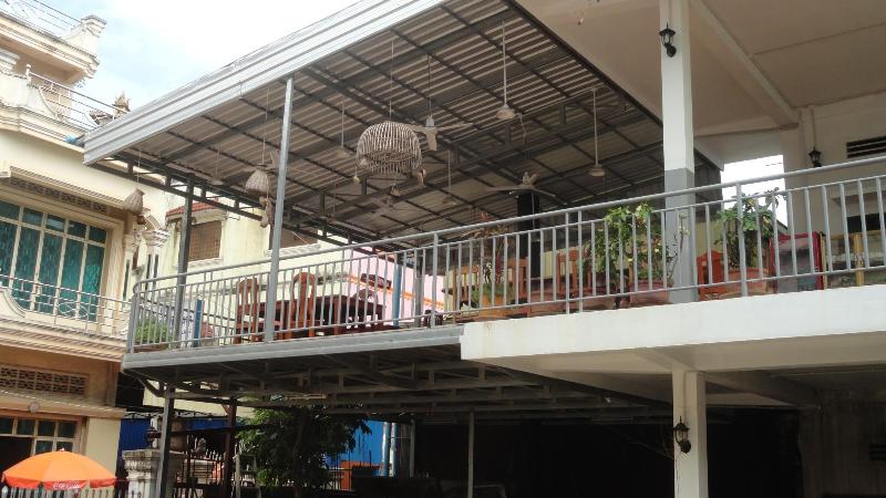 هتل Greenpark Village Guesthouse