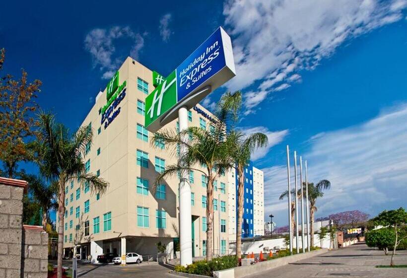 Отель Holiday Inn Express & Suites Queretaro, An Ihg
