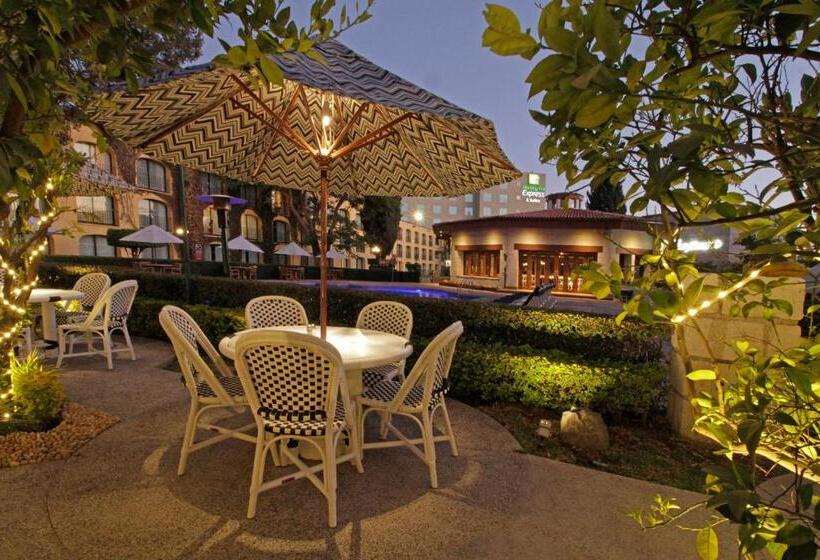 Отель Holiday Inn Express & Suites Queretaro, An Ihg