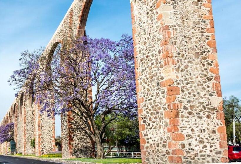 Отель Holiday Inn Express & Suites Queretaro, An Ihg