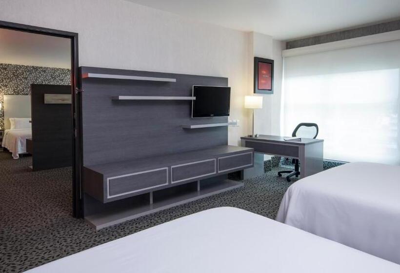 Отель Holiday Inn Express & Suites Queretaro, An Ihg