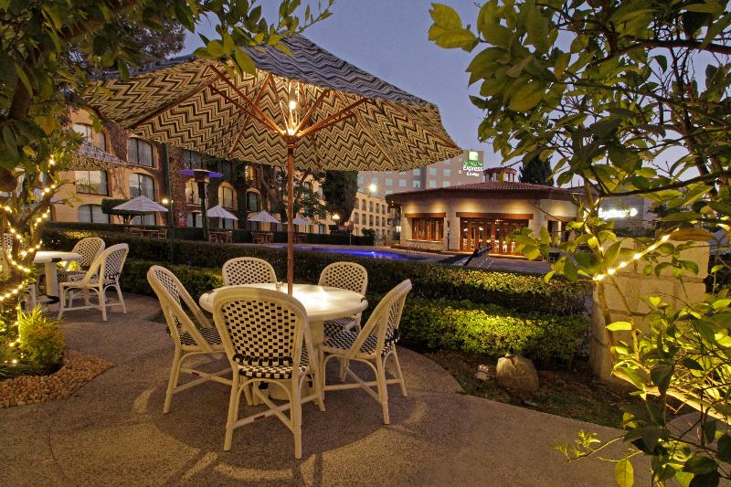 Отель Holiday Inn Express & Suites Queretaro, An Ihg