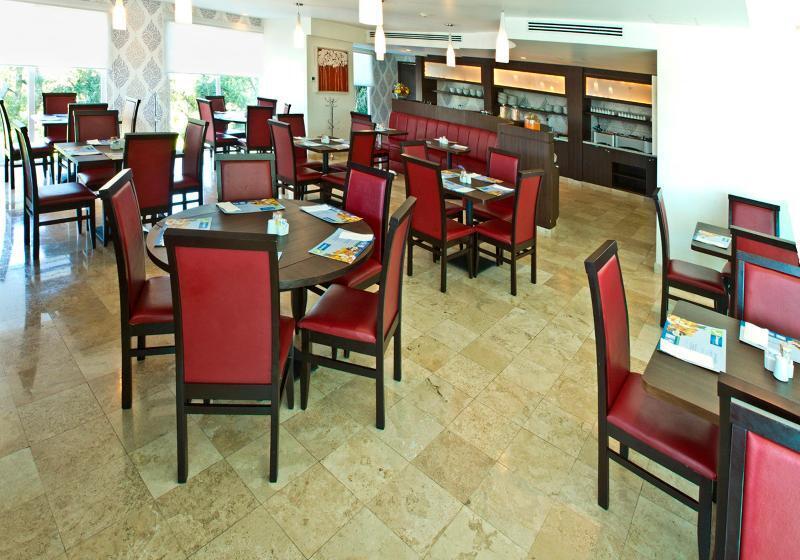 Отель Holiday Inn Express & Suites Queretaro, An Ihg