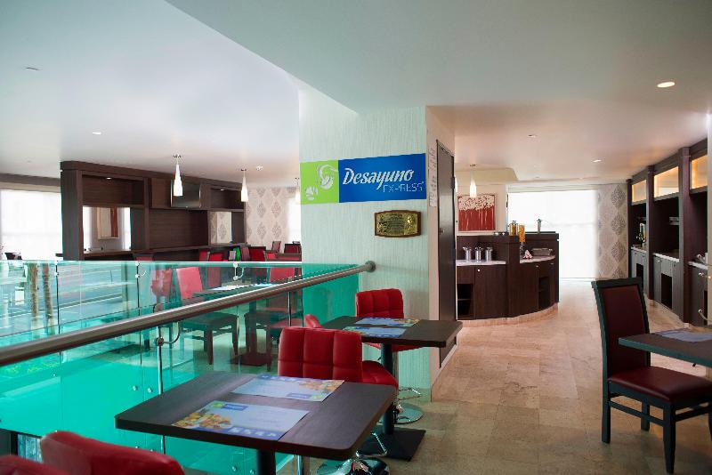 Отель Holiday Inn Express & Suites Queretaro, An Ihg