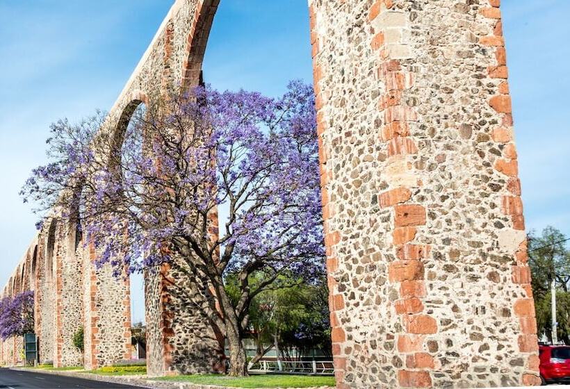 Отель Holiday Inn Express & Suites Queretaro, An Ihg