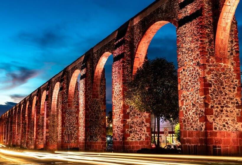 Отель Holiday Inn Express & Suites Queretaro, An Ihg