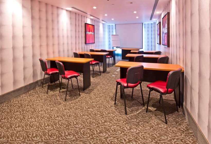 Отель Holiday Inn Express & Suites Queretaro, An Ihg