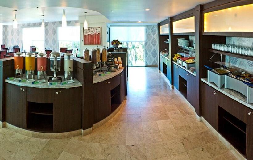 Отель Holiday Inn Express & Suites Queretaro, An Ihg