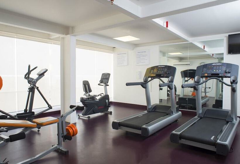 Отель Holiday Inn Express & Suites Queretaro, An Ihg