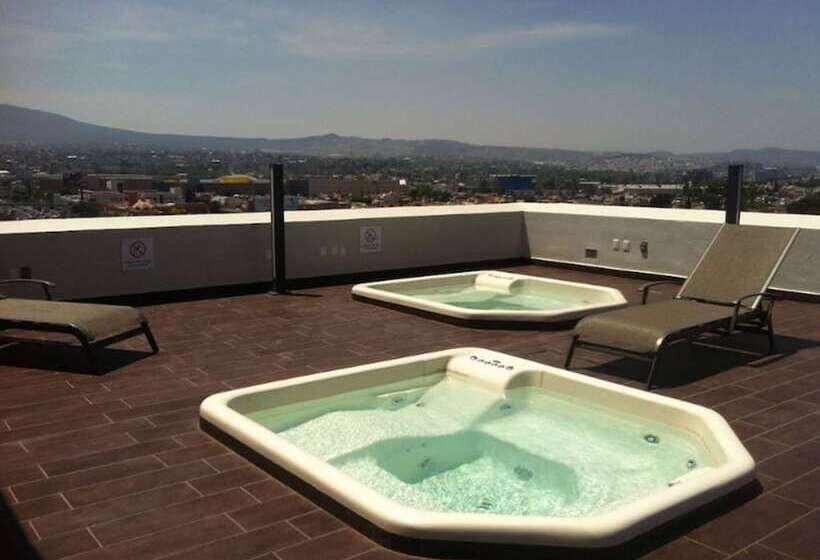 Отель Holiday Inn Express & Suites Queretaro, An Ihg