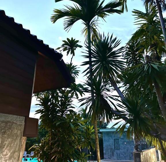 בית מלון כפרי Krabi Klong Muang Bay Resort