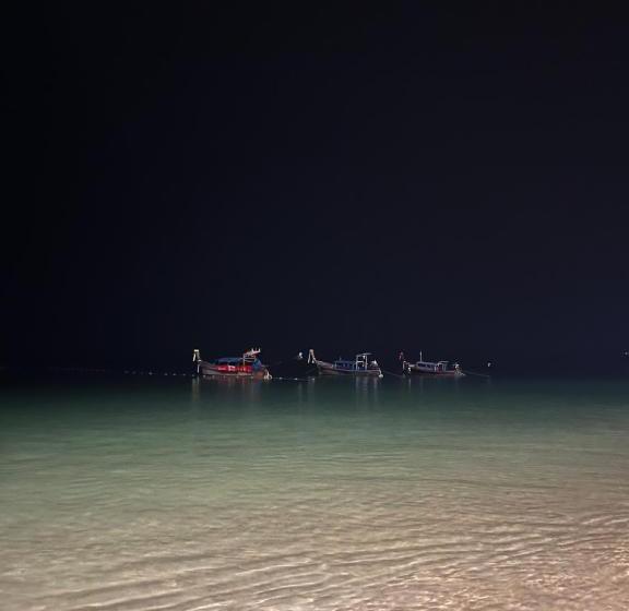 בית מלון כפרי Krabi Klong Muang Bay Resort