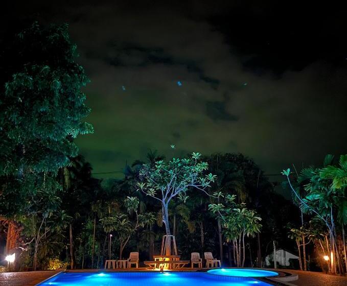 בית מלון כפרי Krabi Klong Muang Bay Resort