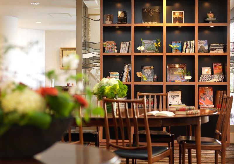 酒店 La Jolie Motomachi