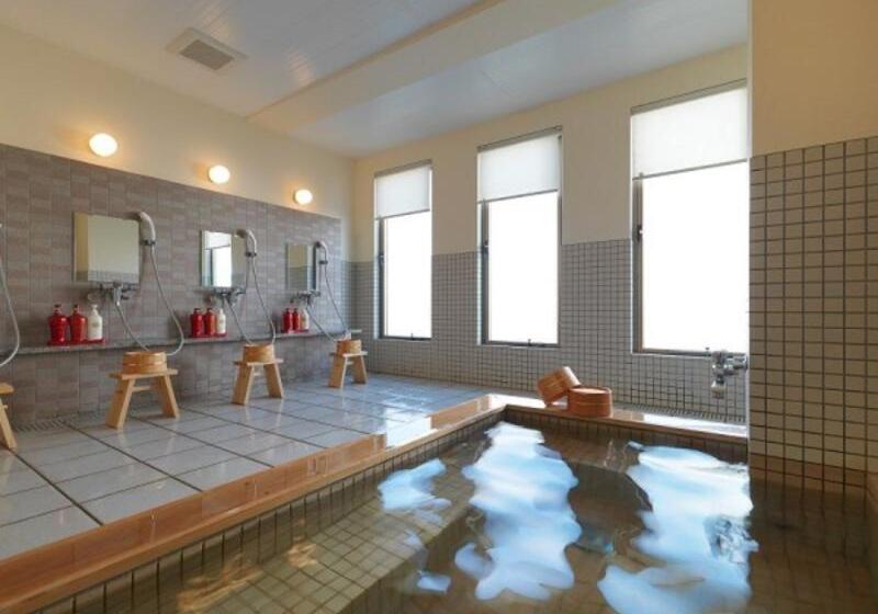 酒店 La Jolie Motomachi