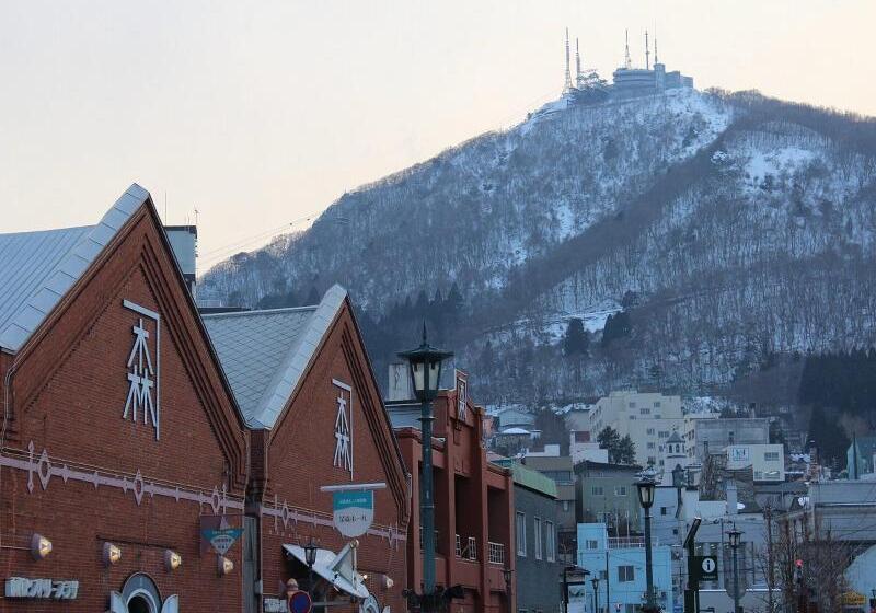 酒店 La Jolie Motomachi