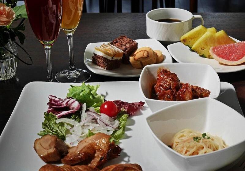 酒店 La Jolie Motomachi