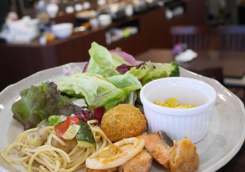 酒店 La Jolie Motomachi