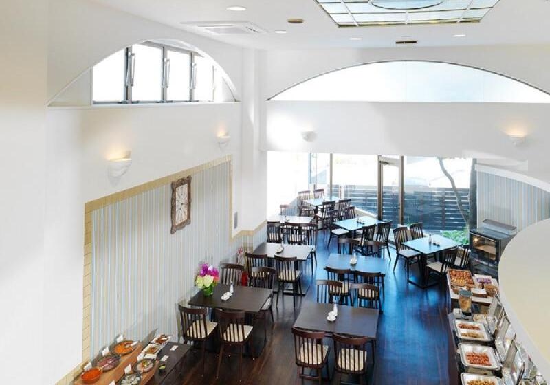 酒店 La Jolie Motomachi