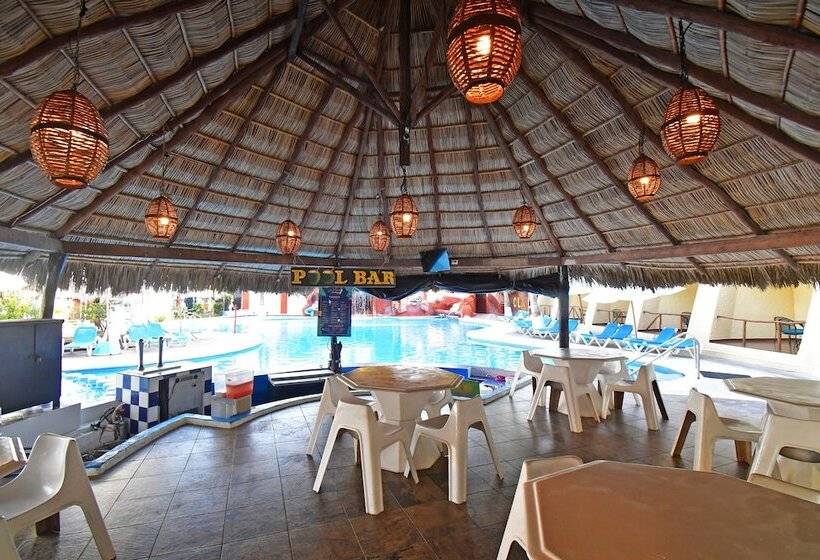 فندق La Quinta Gran Bahía, Cuastecomates   Todo Incluido