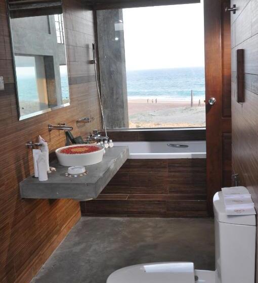 Отель Laya Safari Resorts & Spa